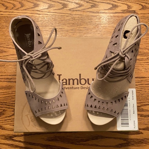 Jambu Shoes - NWT Jambu Simone sandal. Size 8